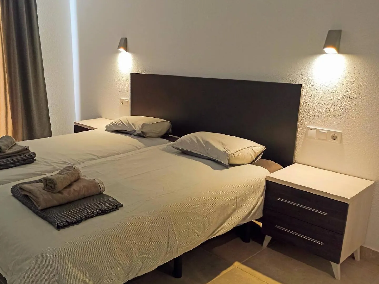 Luxury 7 Bedroom Villa Heated Pool Hot Tub 5 Mins From The Beach Sleeps 16 Benalmadena 0*,  Spain