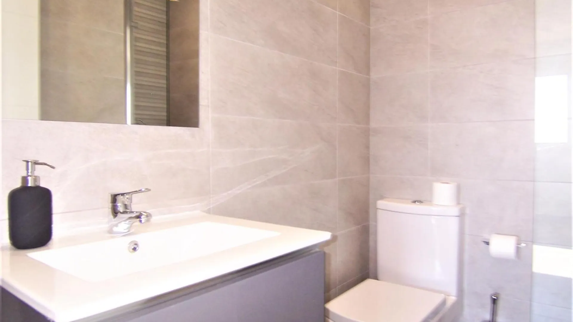 Luxury 7 Bedroom Villa Heated Pool Hot Tub 5 Mins From The Beach Sleeps 16 Benalmadena 0*,  Spain
