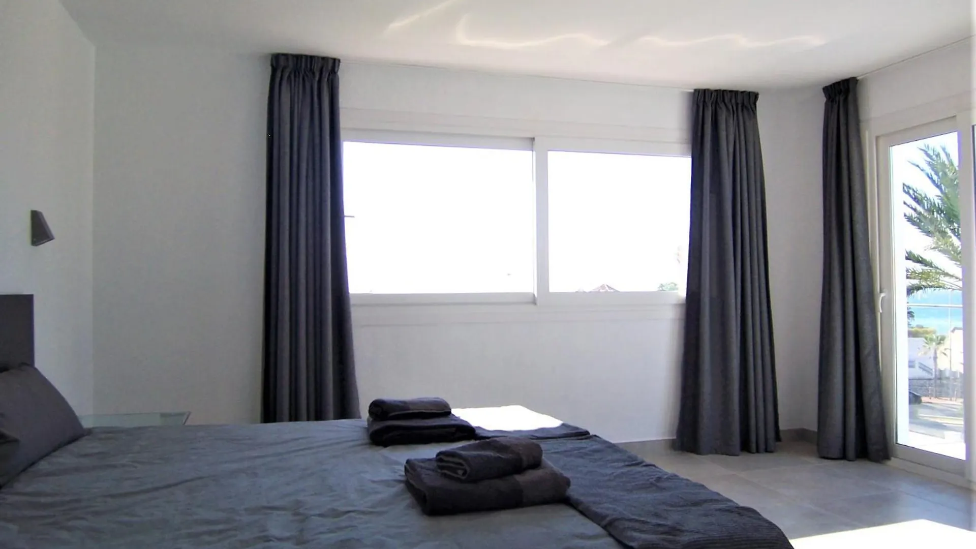 Luxury 7 Bedroom Villa Heated Pool Hot Tub 5 Mins From The Beach Sleeps 16 Benalmadena 0*,  Spain